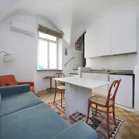 Apartment Hostdomus - Almare *