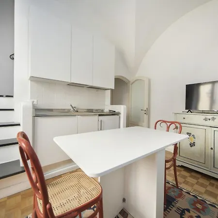 Apartment Hostdomus - Almare *